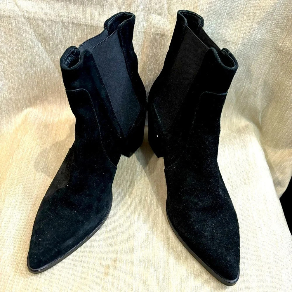 L’INTERVALLE Sz 40 Chelsea Shaft Suede Pointy Stacked Heel  Ankle Booties Boots